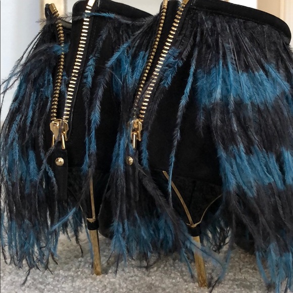 Louis Vuitton Ostrich Feather High Heel Sandal - Picture 5 of 9